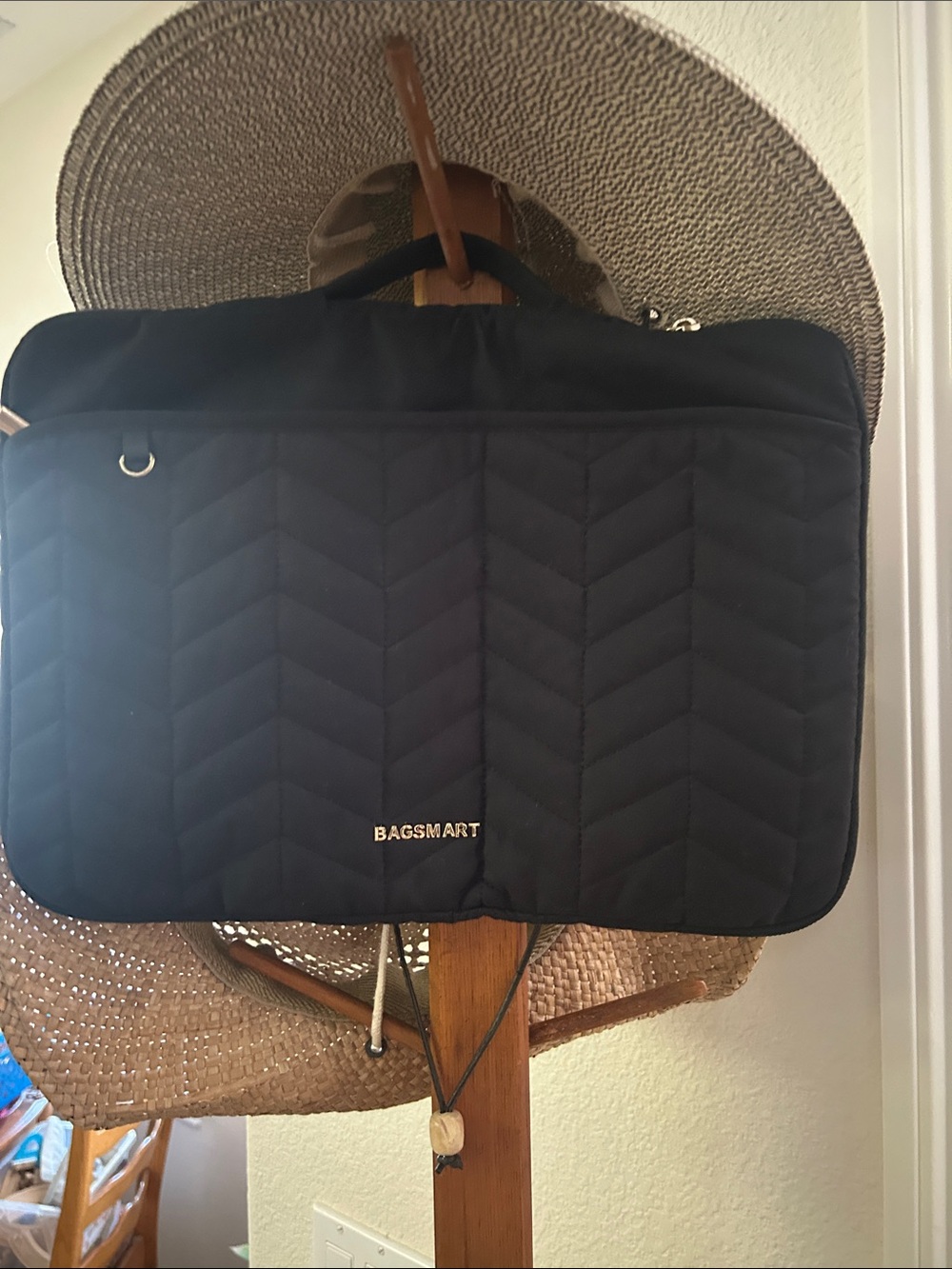 BAGSMART Black Quilted Laptop Sleeve - Men's Carry Case